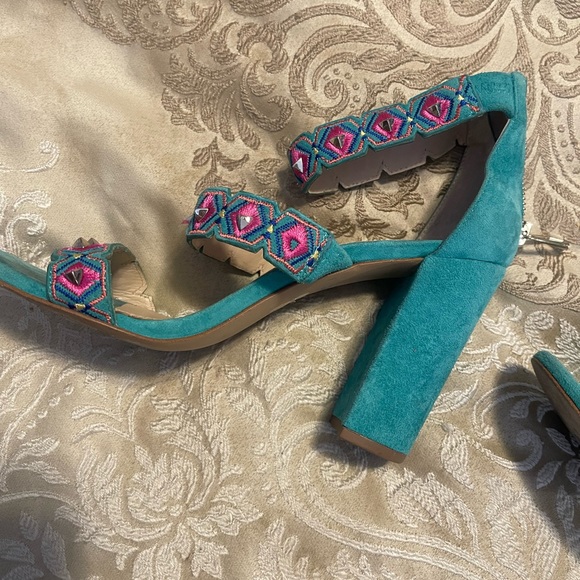 Size 9 botkier teal high heels used - Picture 5 of 8